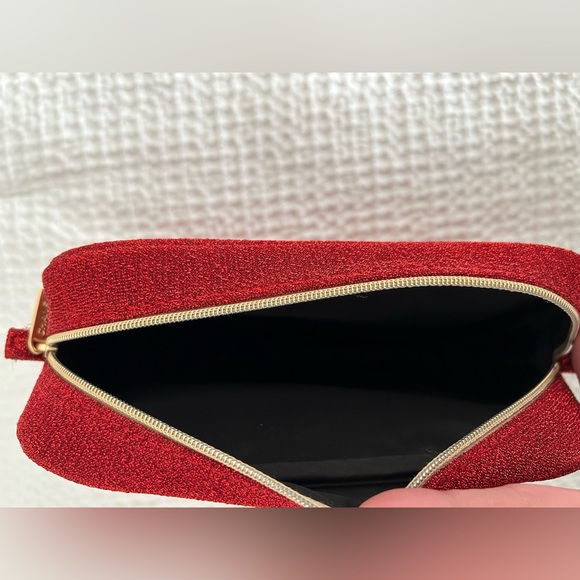 COPY - Chanel red makeup bag - Picture 4 of 6